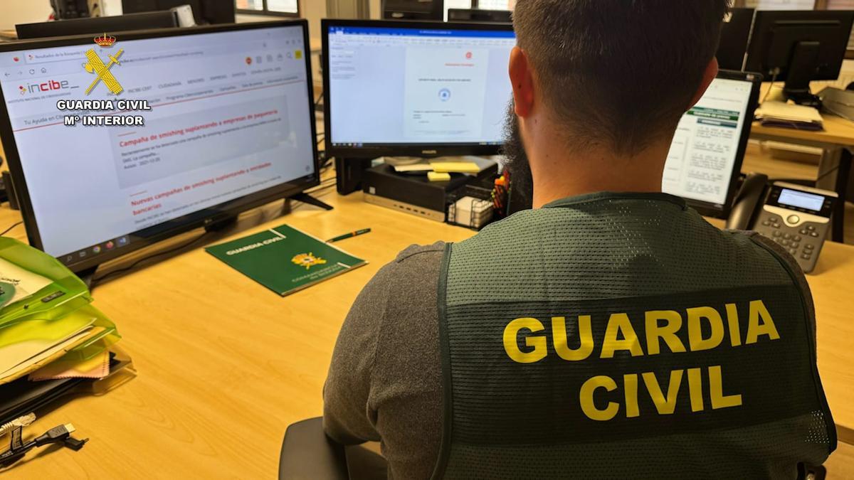 Dos identificados por estafas de 'smishing' con víctimas en A Coruña y otras cinco provincias.
