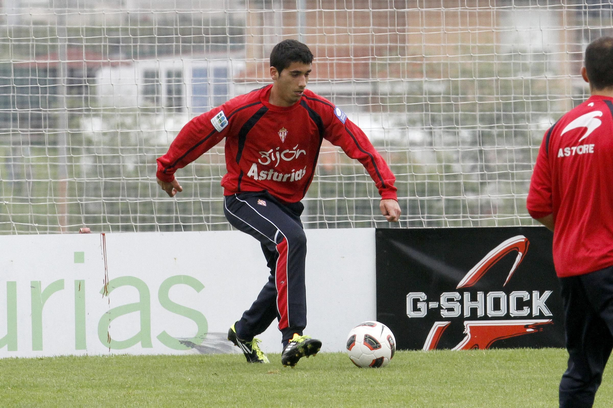 En imágenes: un repaso visual a la trayectoria de José Ángel "Cote" en el Sporting