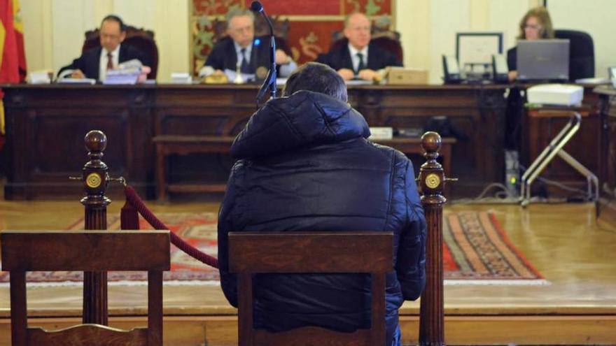 El procesado, durante el juicio en la Audiencia de León.