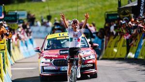 Isaac del Toro se impone en la última etapa del Tour Auvergne-Rhône-Alpes.