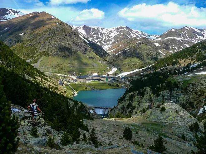 Hotel Vall de Núria: un paraíso escondido entre montañas