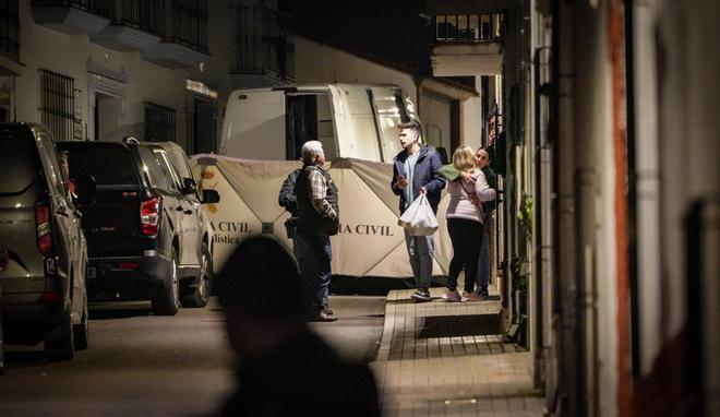 Fotogalería | El despliegue de la UCO en Hornachos, en imágenes