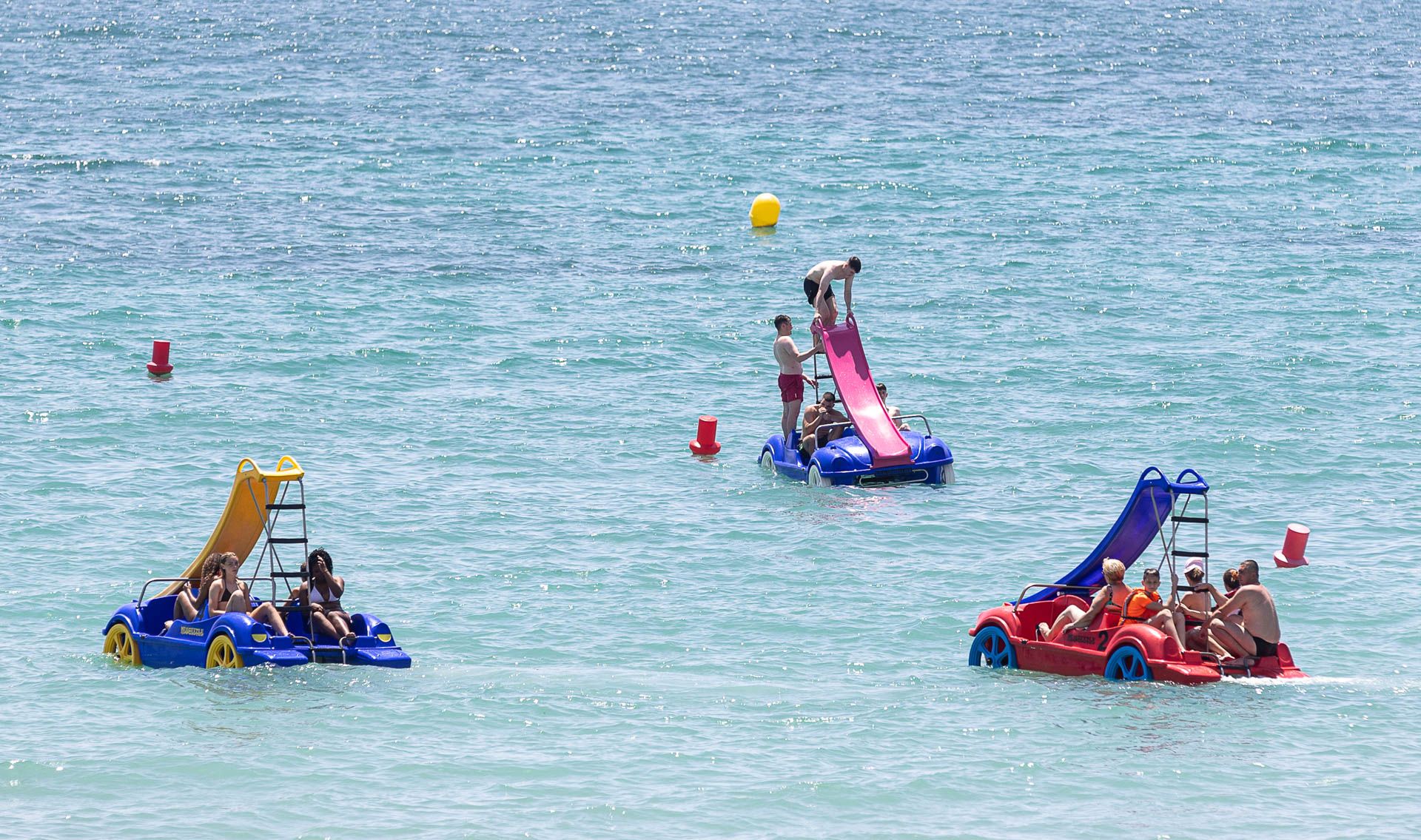 Junio se despide con las playas llenas