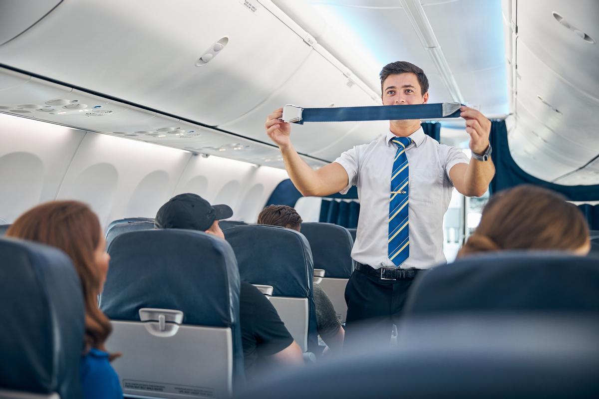 Auxiliar de vuelo.