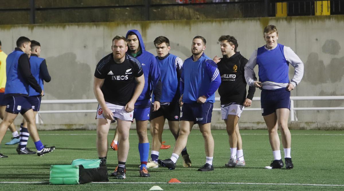 Los jugadores del Fénix, entrenando este martes.