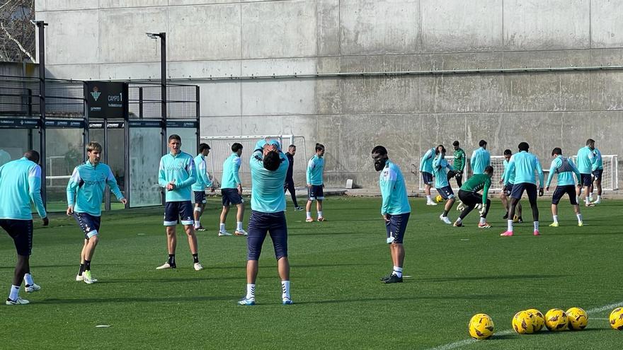 Isco reaparece en el entrenamiento del Betis un mes después de lesionarse