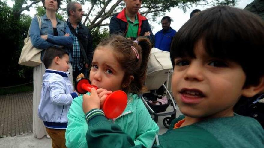 Reclaman seis aulas de Infantil el próximo curso. // I. Abella