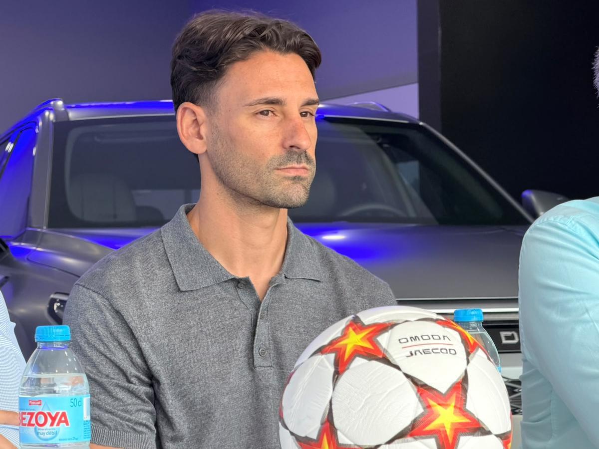 Kike Márquez durante la rueda de prensa.
