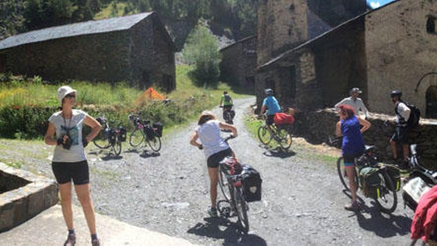 Surcar los Pirineos en  bici en 22 días