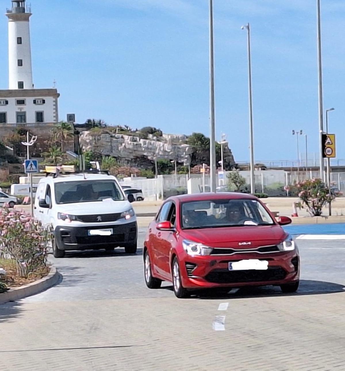 Coches en el puerto de Ibiza.
