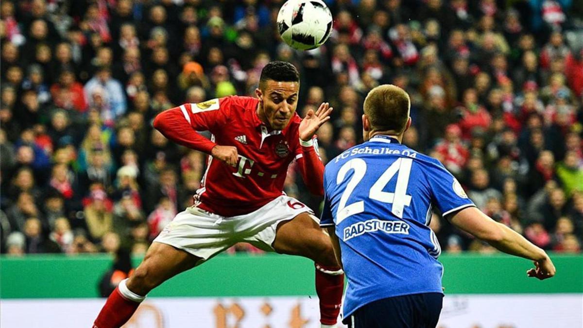 Thiago marcó el segundo gol del Bayern con este remate