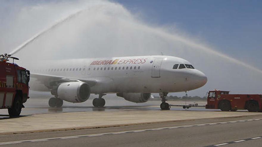 Iberia Express operará su ruta entre Madrid e Ibiza todo el año