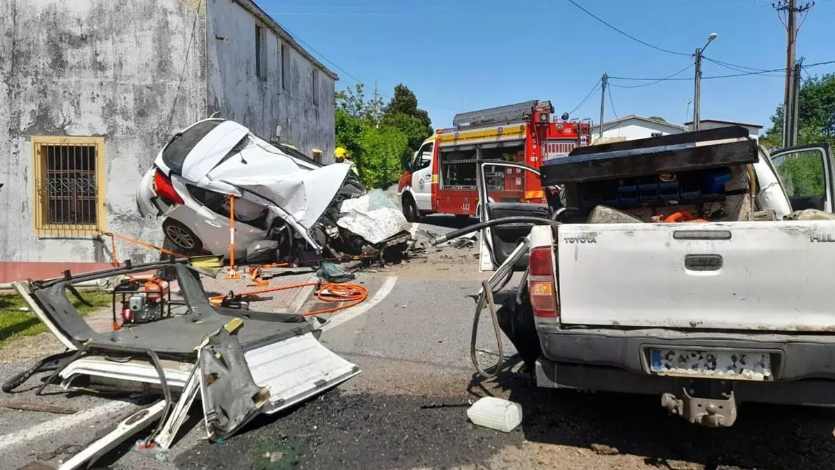Un muerto y dos heridos, uno de ellos grave, tras una colisión lateral en Oza Cesuras
