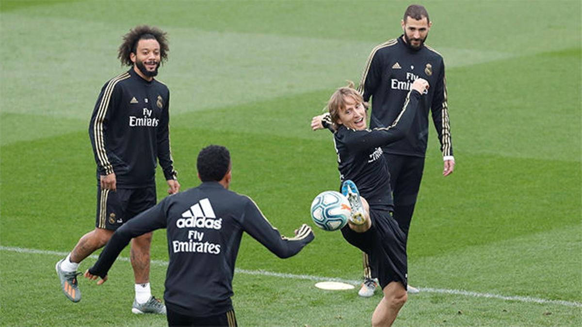 El Real Madrid entrena sin Bale ni James