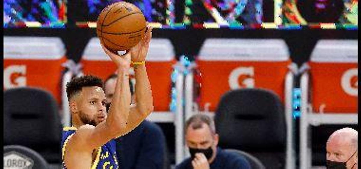 Curry da otra exhibición de 40 puntos