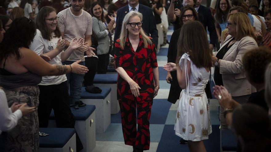 Meryl Streep a los estudiantes en La Vega: "No pretendo enseñar nada, en las películas solo quiero hacer algo verdadero y honesto"
