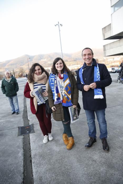 La afición acude a animar al Oviedo ante el Córdoba