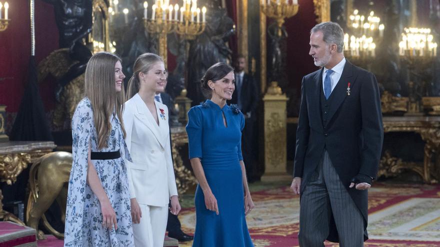 Felipe VI: un cambio solemne de guardia, condecoraciones a 19 españoles y un almuerzo para celebrar 10 años en el trono