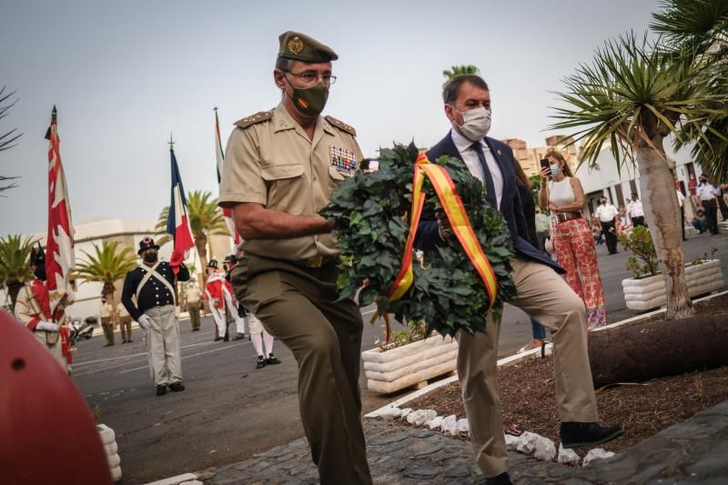 Homenaje a los caídos durante el 25 de julio de 1797 en el Cuartel de Almeyda