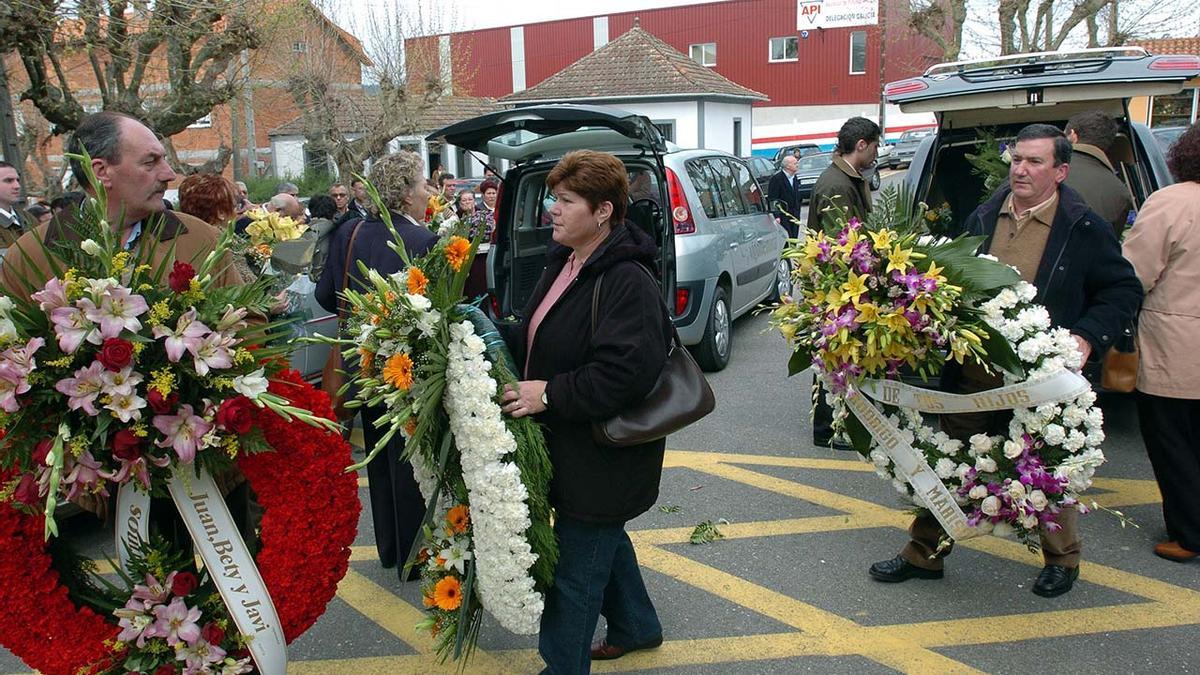 Familiares de Manuel Salgado durante su funeral 