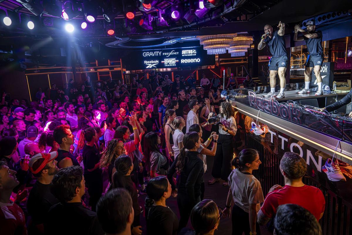 Así es la noche más runner de Barcelona: 900 corredores de marcha (literal) en la discoteca Sutton