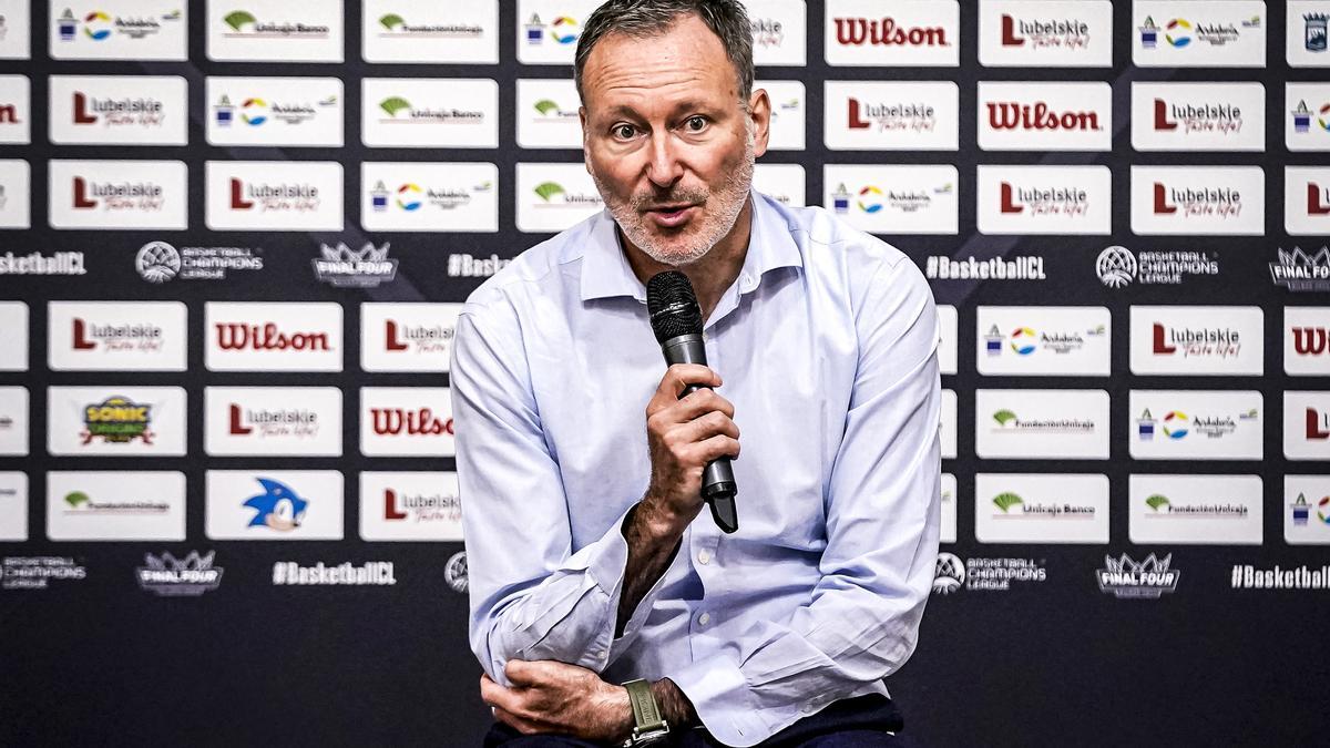 Patrick Comninos, durante la rued de prensa.