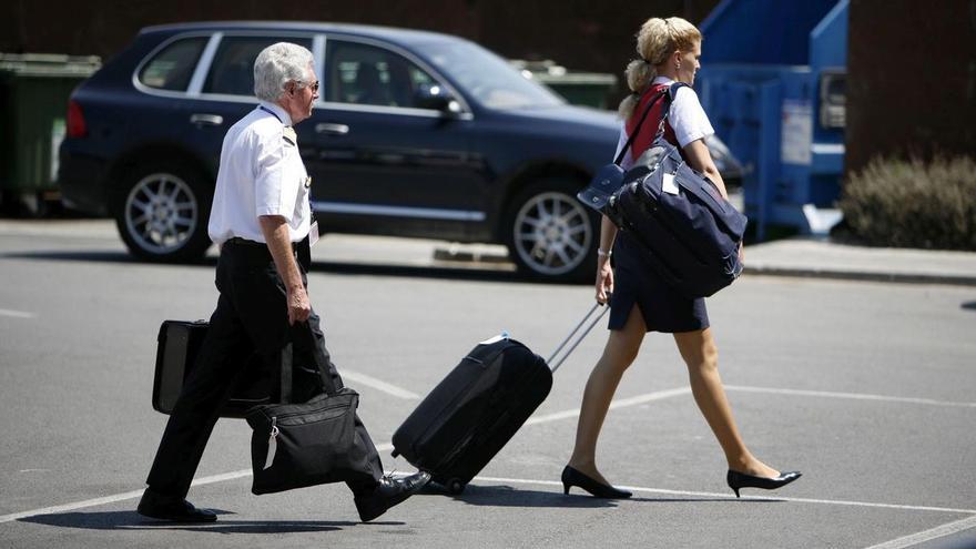 &quot;¡No soy la Barbie azafata!&quot;, una azafata de Iberia se rebela contra la obligación de llevar tacones como parte del uniforme