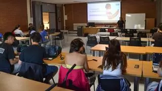 Cómo detectar una noticia falsa: el reto que afrontan 40 universitarios de Pontevedra