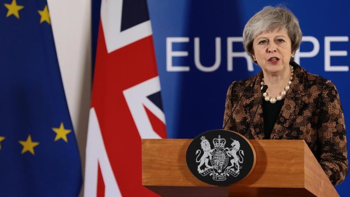 La primera ministra británica, Theresa May, durante la conferencia de prensa que ha celebrado en la sede del Consejo Europeo.