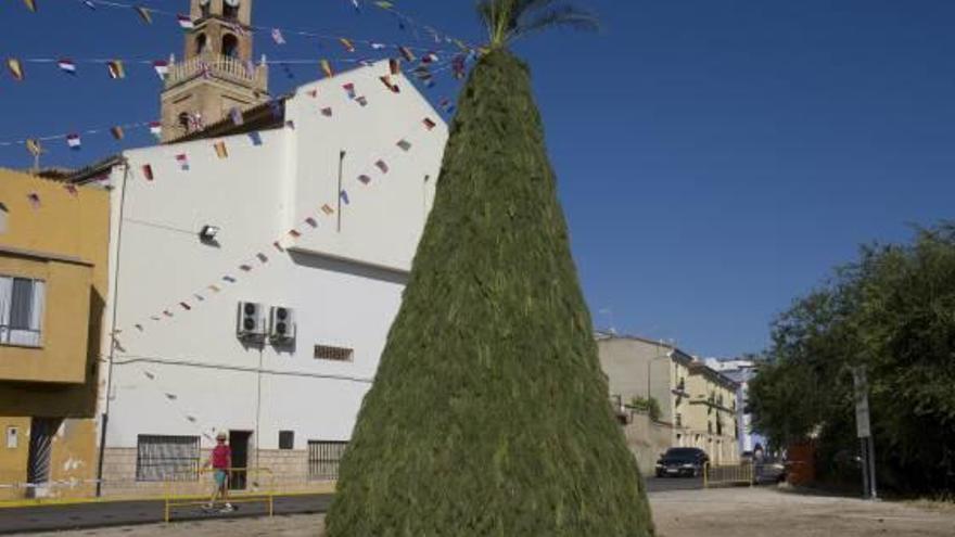 La Foguera de Sant Onofre de l&#039;Alcúdia, ayer por la tarde.