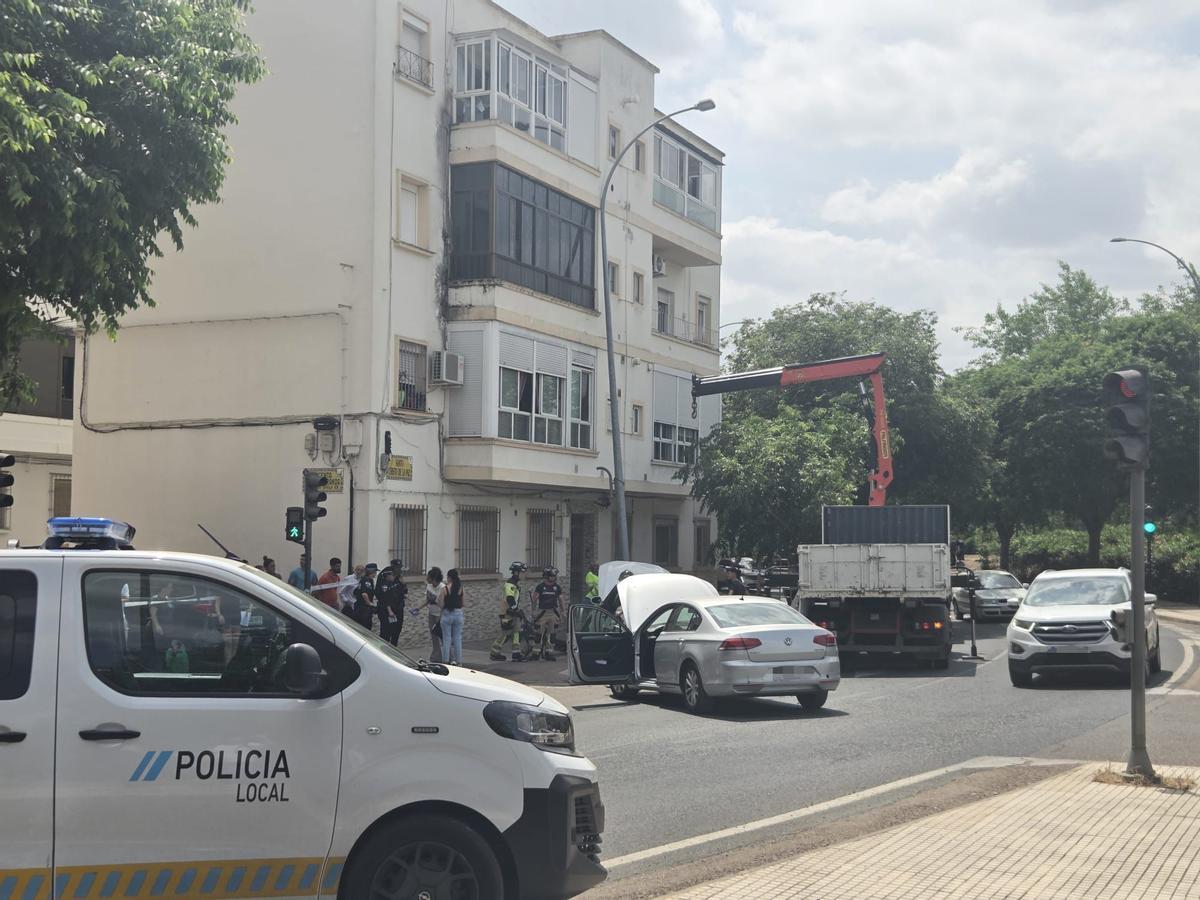 Imagen del accidente registrado en la calle Santo Cristo de la Paz de Badajoz.