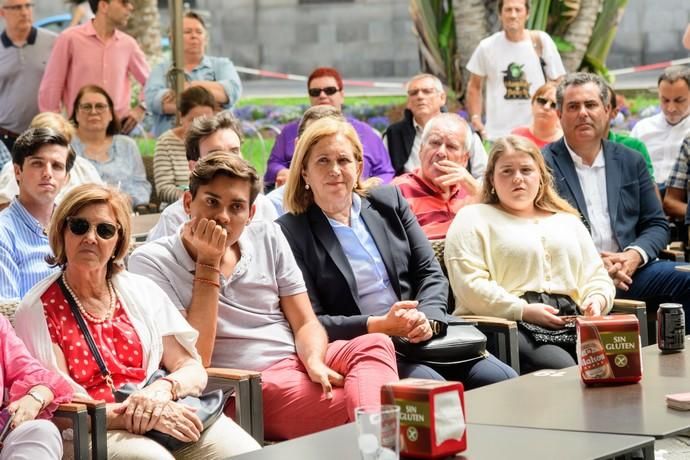 Pablo Casado (PP) hace campaña en Canarias