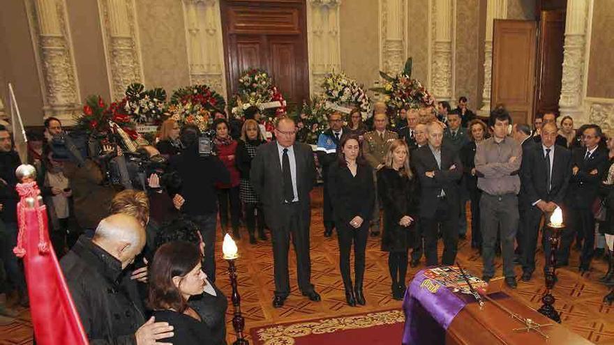 Multitudinaria despedida al presidente de la Diputación palentina