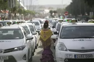 Taxistas piden al Ayuntamiento "limitaciones" para los VTC en la Feria