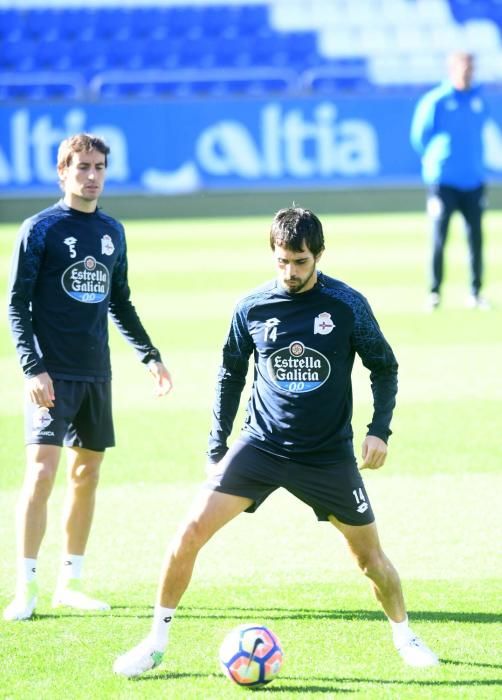 Sesión de entrenamiento en Riazor antes de disputar el trascendental encuentro ante el Granada.