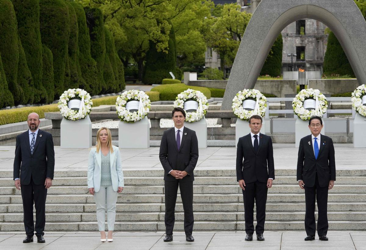 Los líderes del G7 visitan el Memorial Park para las víctimas de la bomba atómica en Hiroshima, entre protestas