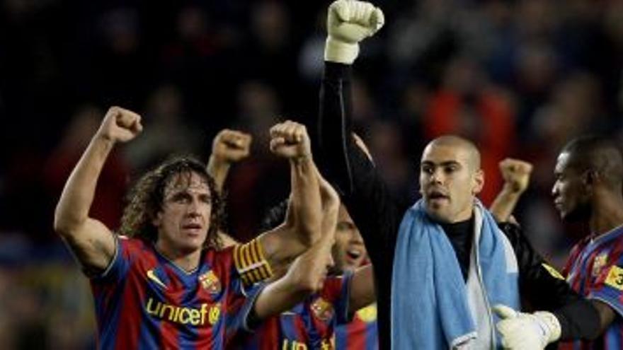 Un golazo de Ibra devuelve el liderato al Barça
