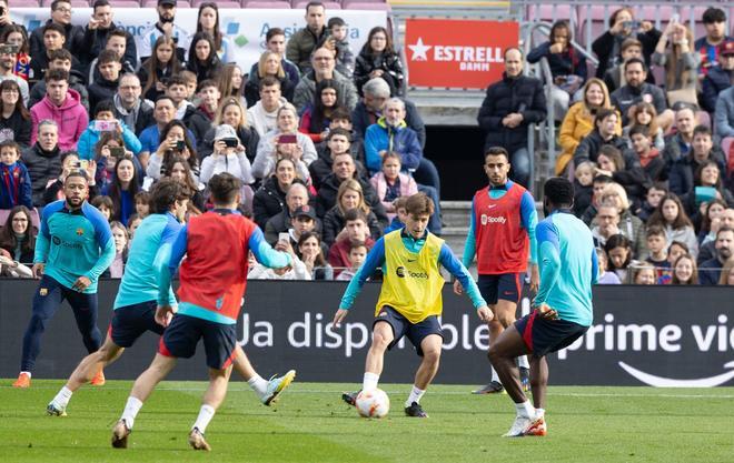 Las mejores imágenes del entrenamiento a puertas abiertas del Barça