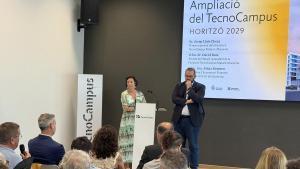 La consellera de Economia, Alícia Romero, y el alcalde de Mataró, David Bote, durante la presentación del proyecto de ampliación del TecnoCampus
