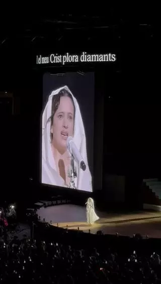 Rosalía, una emoción barcelonesa contagiosa en su regreso a casa: "Barcelona, t'estimo amb bogeria"