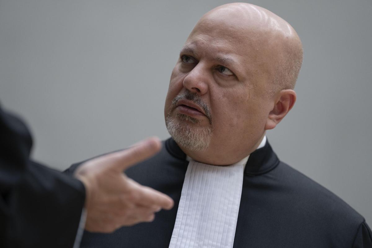 El exfiscal de la Corte Penal Internacional (CPI) Karim Khan.