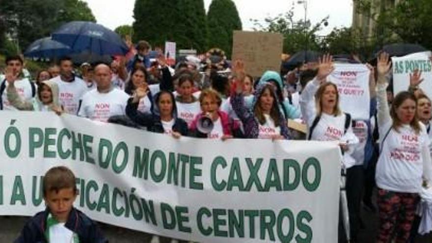 Un momento de la protesta, esta mañana. // X. Álvarez