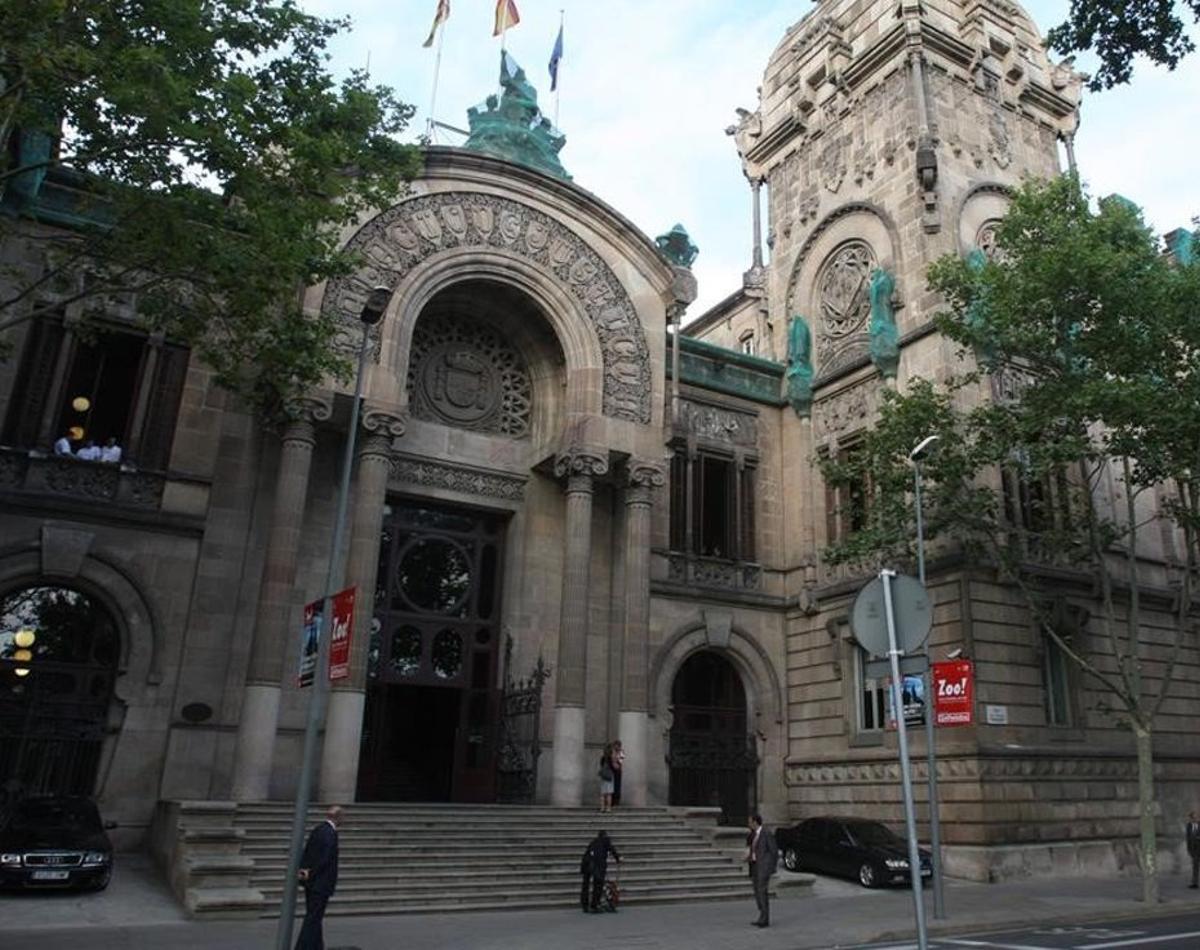 Investigat un policia de Montornès per assetjar una subordinada