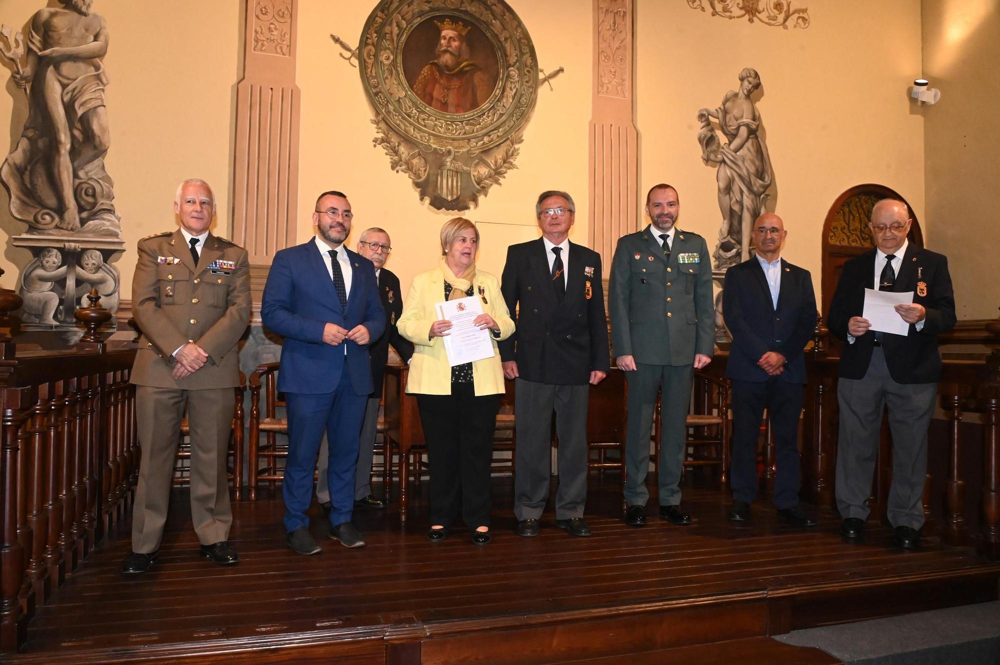 FOTOGALERÍA I La Real Hermandad de Veteranos de las Fuerzas Armadas y la Guardia Civil reconoce a voluntarios en Vila-real