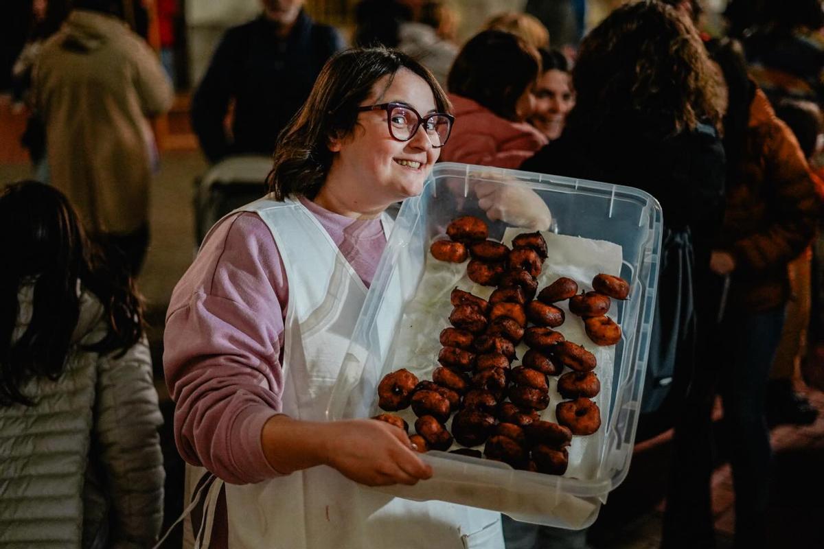 El Porrat de Sant Blai de Potries sempre és un èxit; El poble, de gom a gom