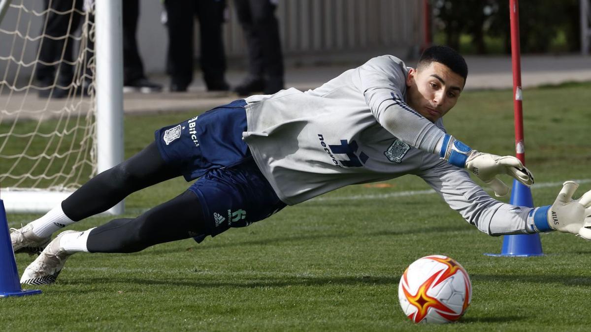 Leo Román, jugador del Real Mallorca, durante un entrenamiento con la sub-21 | EFE