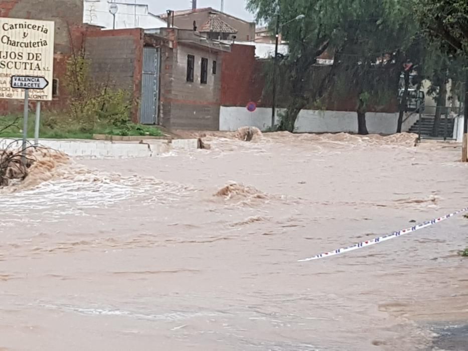 Alginet, también ha amanecido hoy inundada por la tormenta.