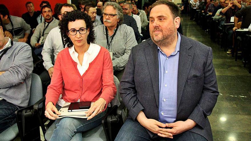 Oriol Junqueras amb Marta Rovira en el Consell Nacional de la formació de l&#039;1 d&#039;abril del 2017