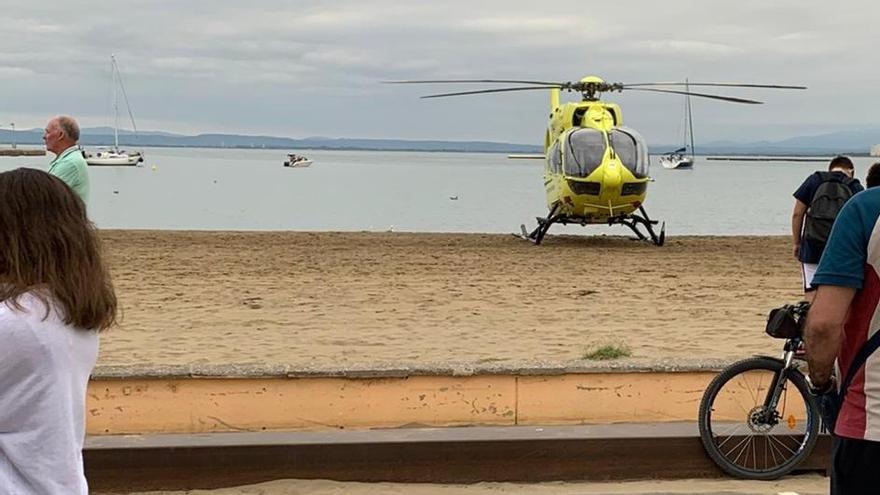 Els helicòpters han aterrat a la platja de Roses.