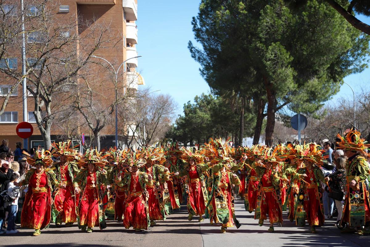 Fotogalería | Valdepasillas se consolida como culmen al Carnaval de Badajoz